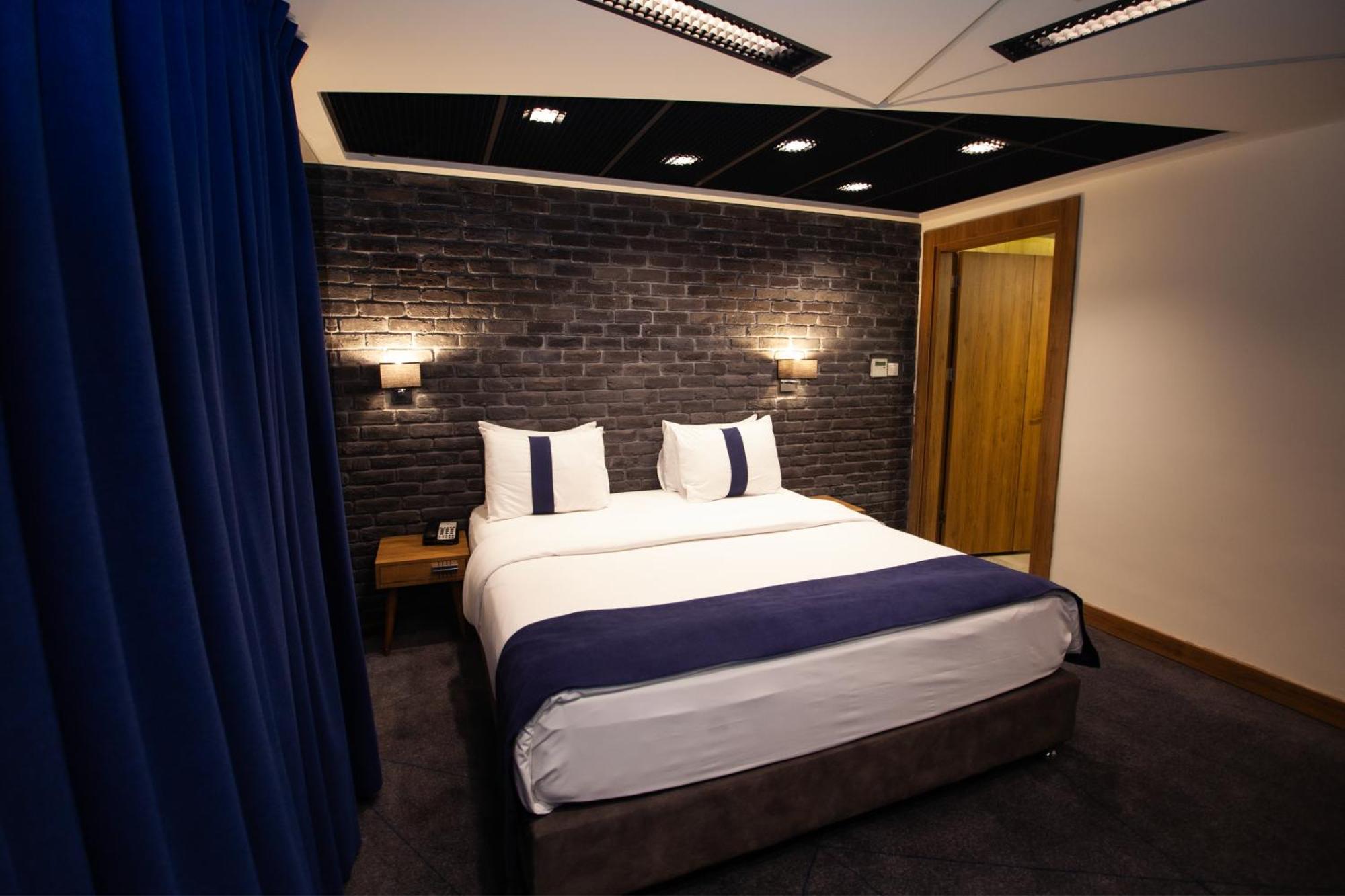 Monarch Hotel Amman Exterior photo